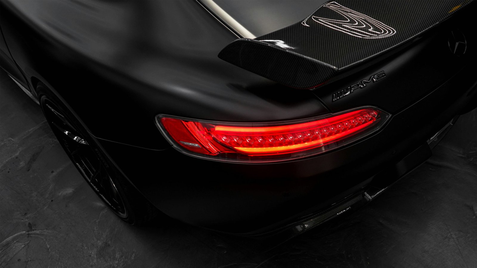 Mecedes-AMG-GT-Carbon-Fiber-Spoiler-scaled